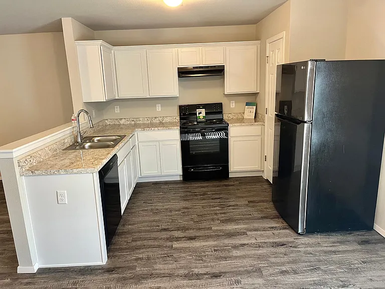 3411 Red Tail Way — Photo 7