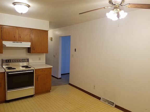 2nd image of 1207 Orchard Dr
