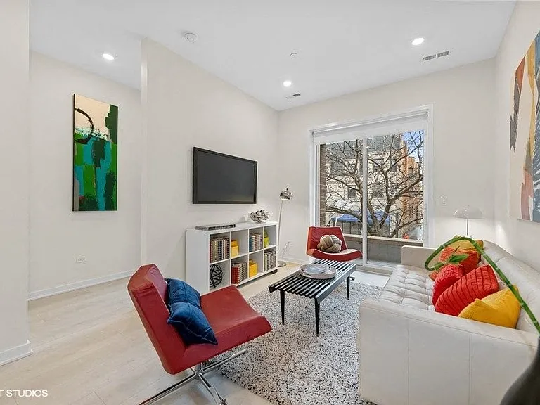 4714 N Sheridan Rd — Photo 11