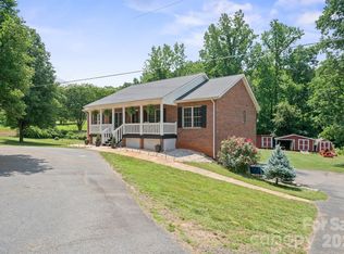 1133 Finger Bridge Rd, Hickory, NC 28602