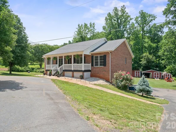 1133 Finger Bridge Rd, Hickory, NC 28602