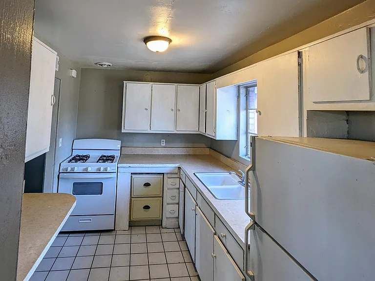 3313 E Fairmount St — Photo 7