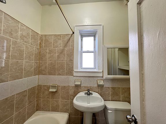 4th image of 210 Beach 91st St #1F
