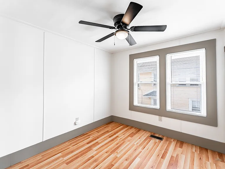 212 Dewey St — Photo 15