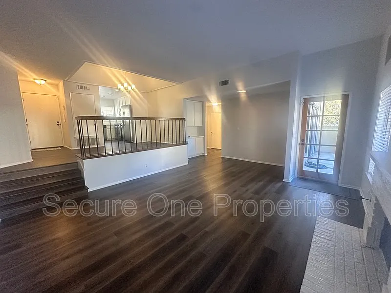 2 bed, 1.0 bath, 1114 sqft, $2,845 — Photo 3