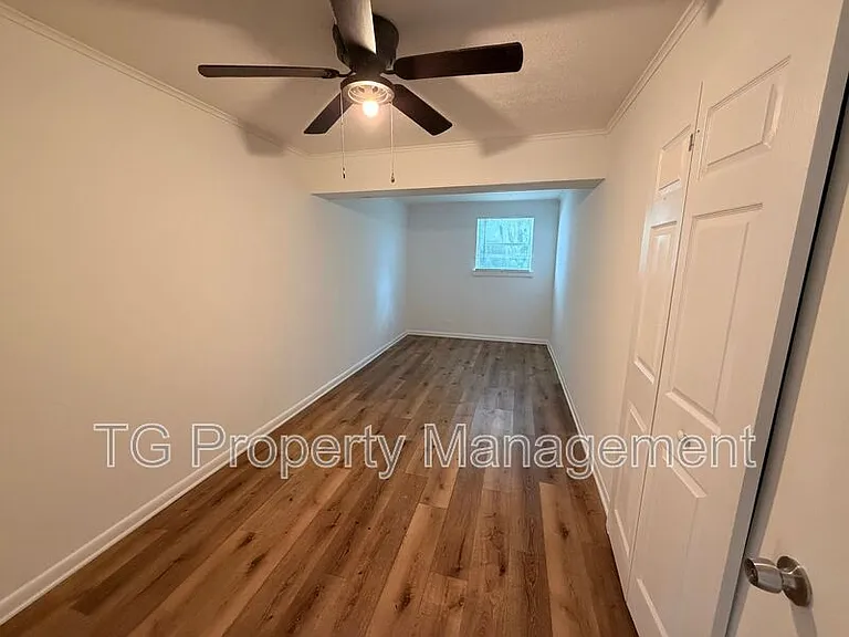 6631 Bo Peep Dr N — Photo 11