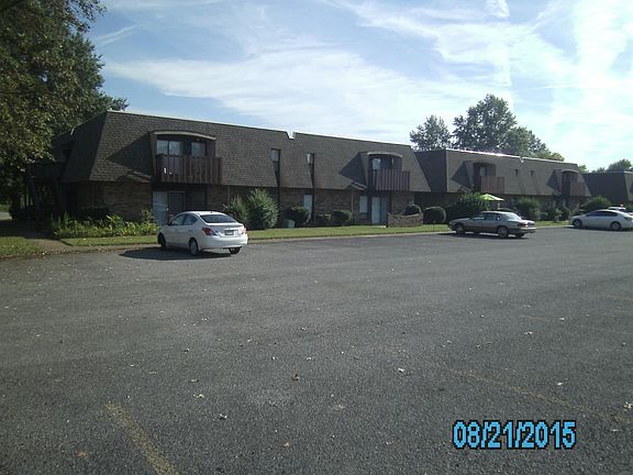 2nd image of 1955 Memorial Dr