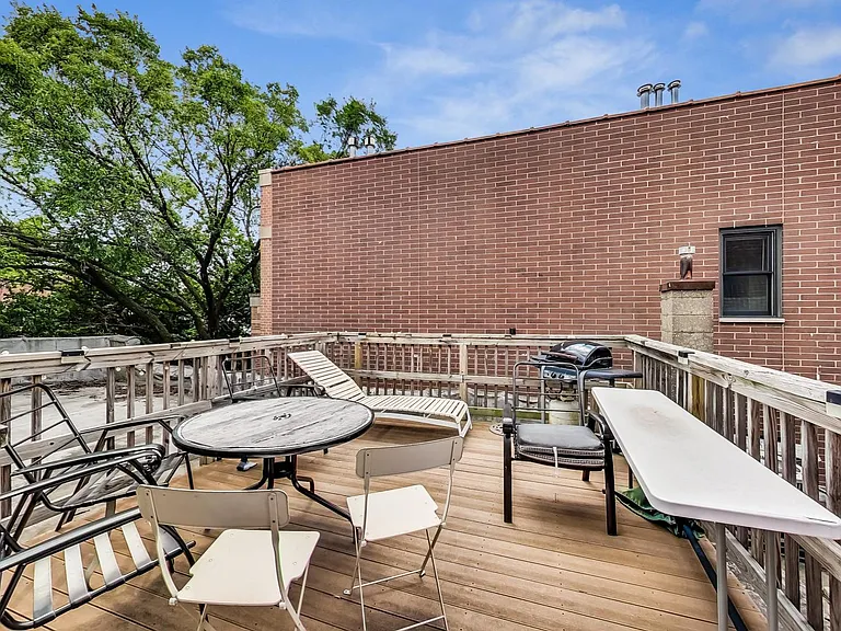 2330 N Greenview Ave #2R — Photo 24