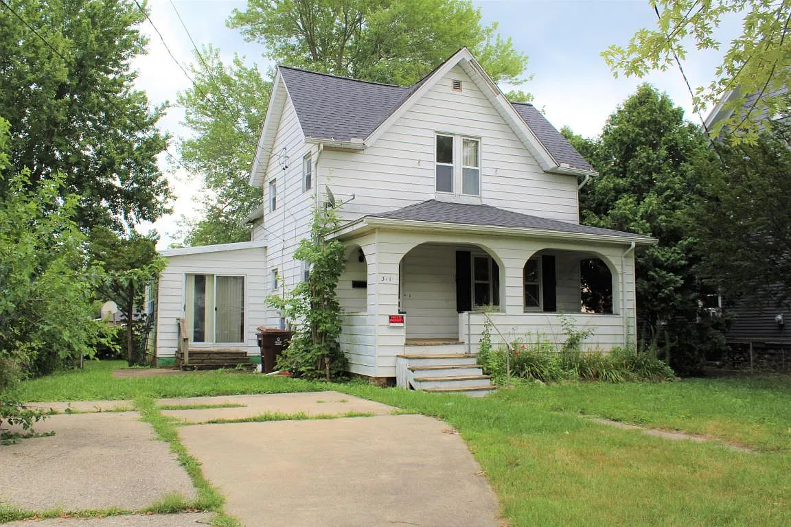 311 S Ionia St photo 1