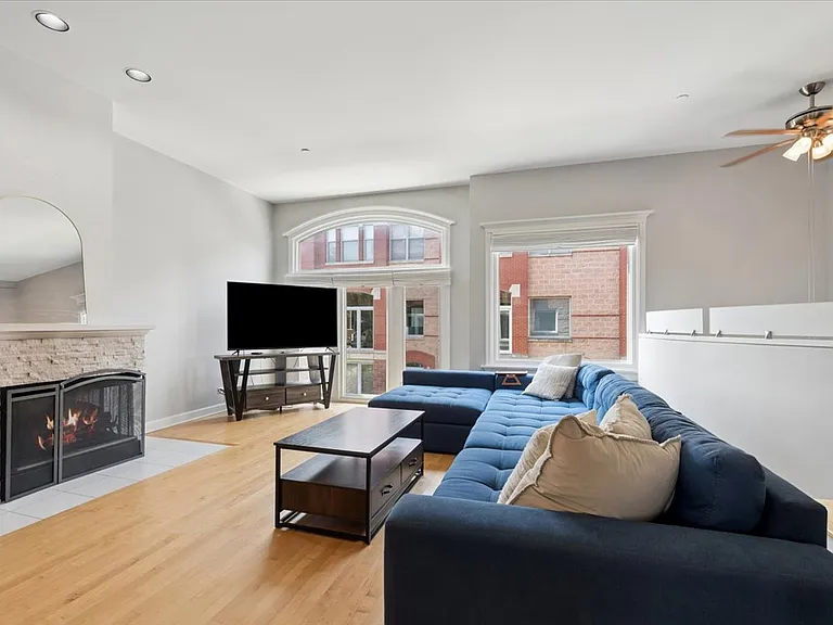 235 S Marion St #K — Photo 10