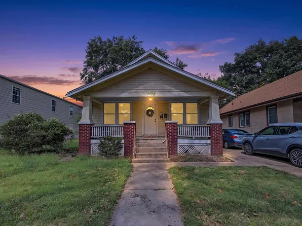1112 Thurston St, Manhattan, KS 66502