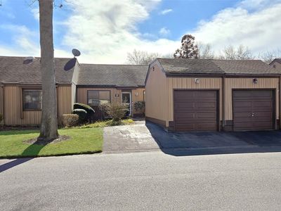 27 Strathmore Gate Drive, Stony Brook, NY, 11790
