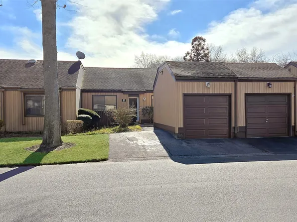 27 Strathmore Gate Drive, Stony Brook, NY 11790
