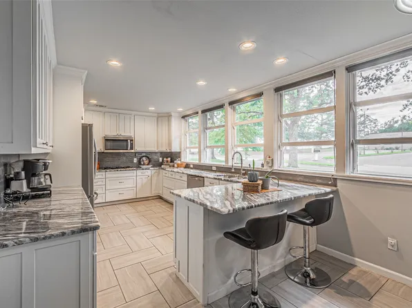 1007 Mill Run Rd, Athens, TX 75751