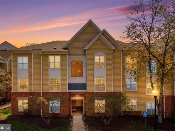 12907 Alton Sq APT 201, Herndon, VA 20170