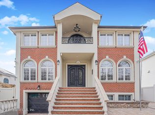 6 Hale St, Staten Island, NY 10307