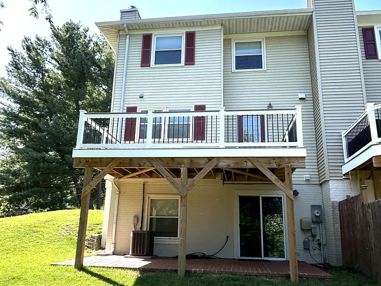 5335 Lake Cove Ct — Photo 34