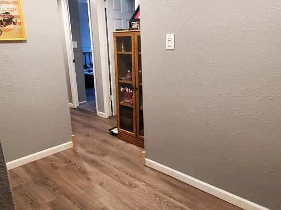 4th image of 8424 N 32nd Ln