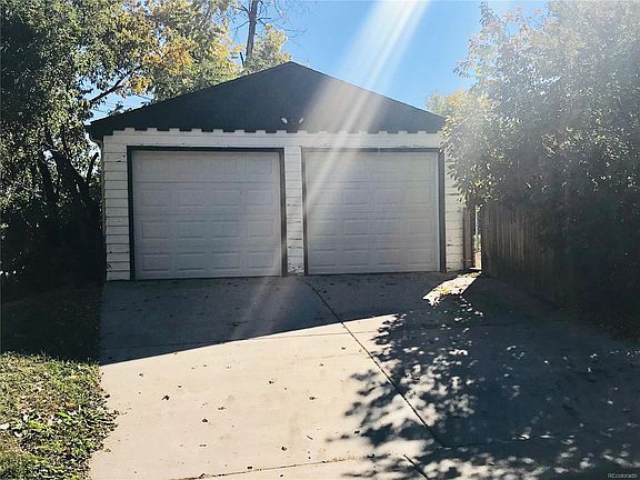 2nd image of 700 S Mariposa Way