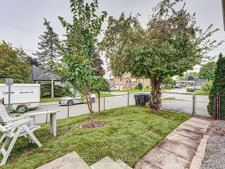 77 Toronto St #LOWER — Photo 9