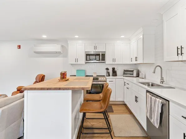 372 Main Street #101, Saco, ME 04072