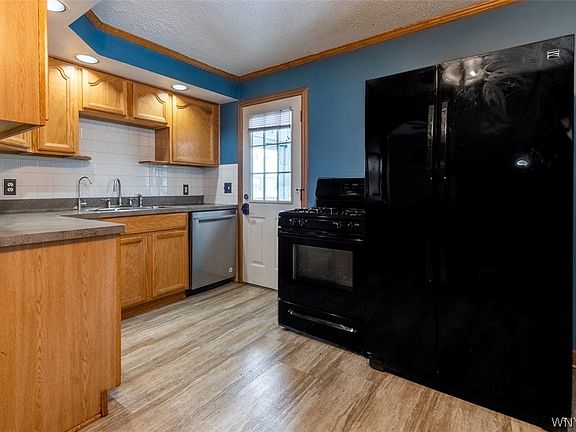 3rd image of 10 Rockleigh Dr