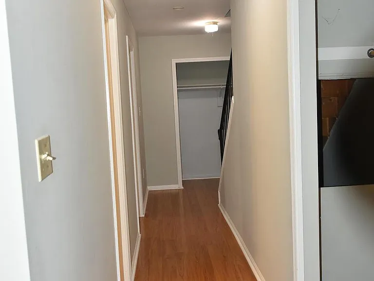 4557 King Edward Ct — Photo 25