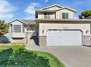 2049 S Fremont Crest Ave, Syracuse, UT 84075