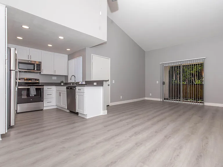 Club Pacifica Apartment Homes — Photo 20