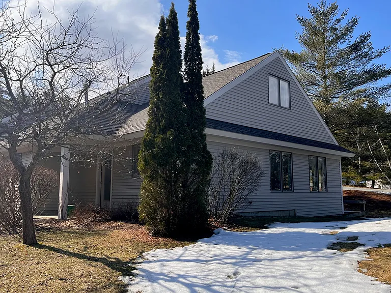 1 Sycamore Dr — Photo 3