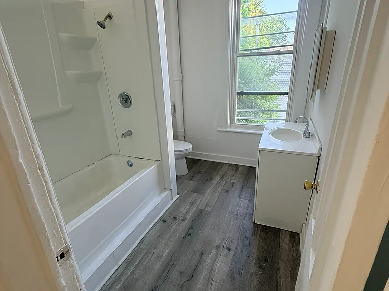 42 Ontario St #2 — Photo 6