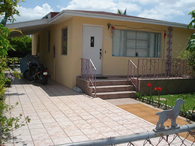 45 SW 58th Ave