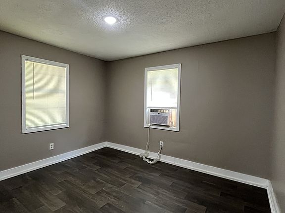 2nd image of 1217 Forrest Mann Cres #1