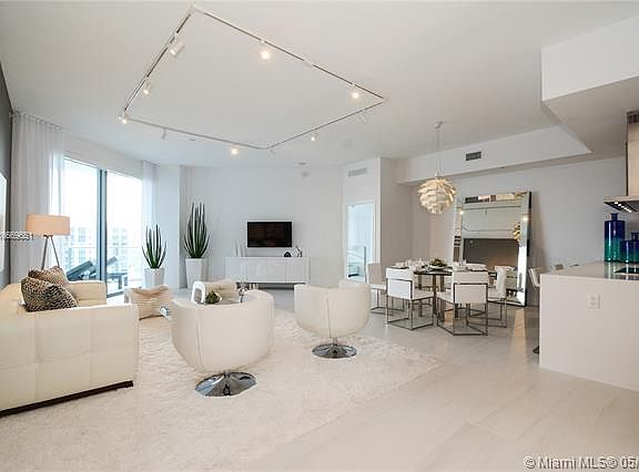 2nd image of 17301 Biscayne Blvd #Lph-3