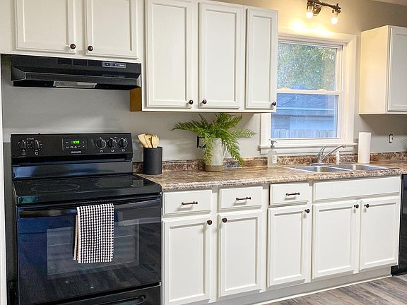 5th image of 5025 Grandview Dr