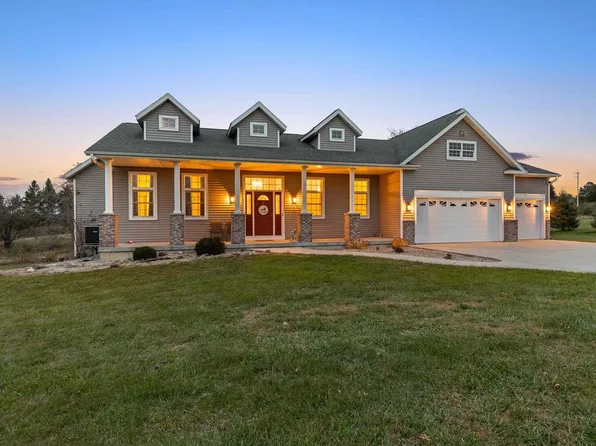 N7146 Pacific Ridge, Pardeeville, WI 53954
