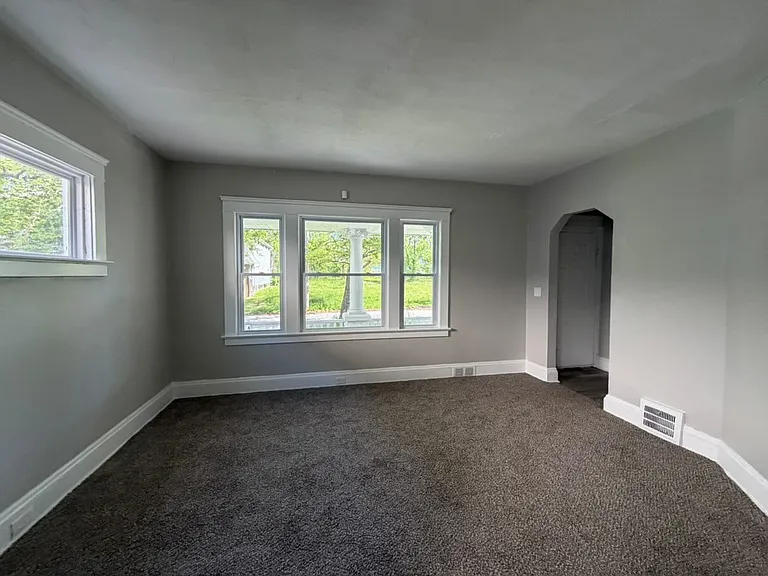 9512 Parkview Ave #1 — Photo 3