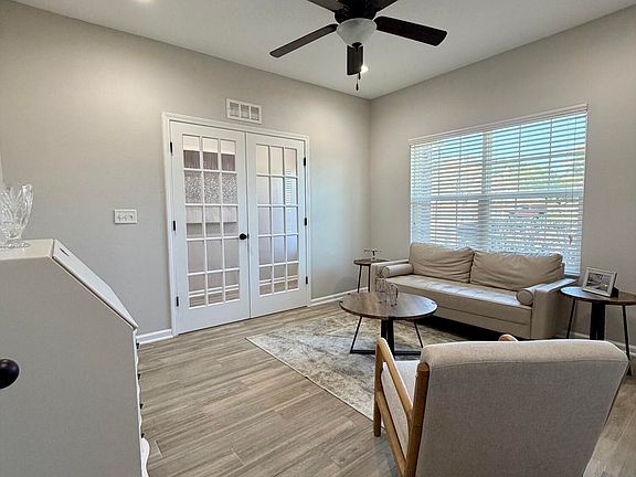 5th image of 1587 LOCKEND Road