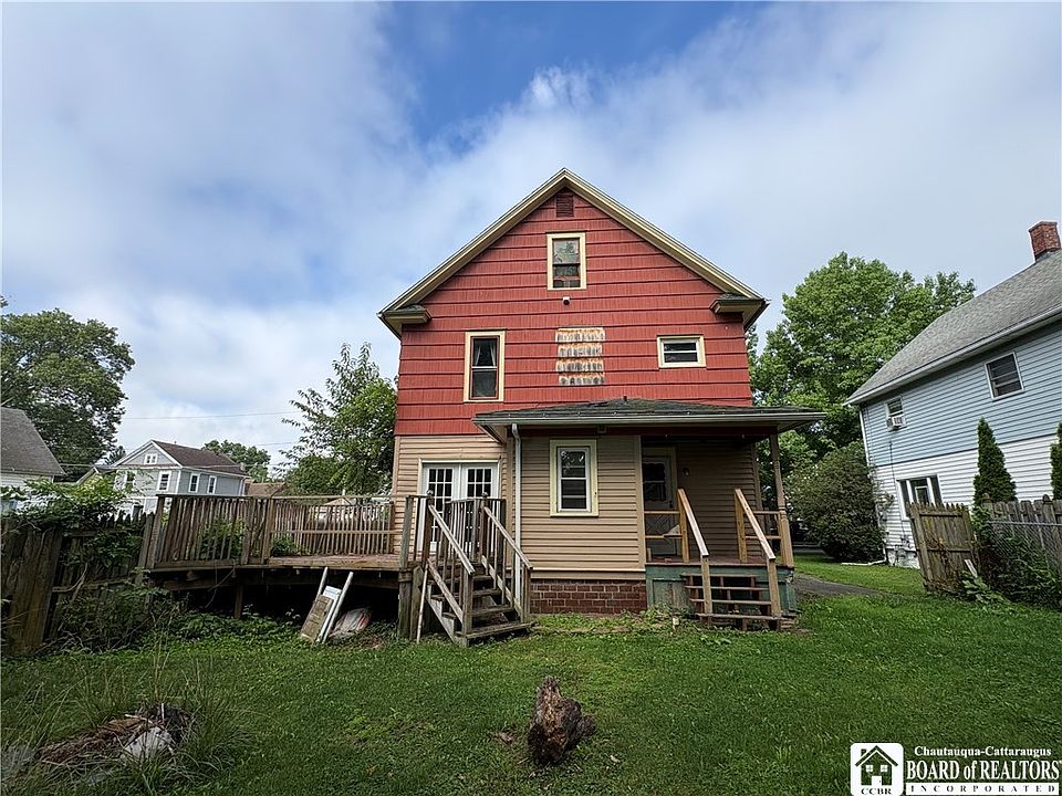 32nd image of 312 N 11th St