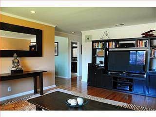 5th image of 1689 Liverpool Ave
