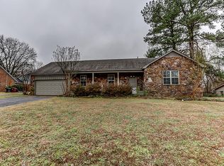 225 W White Rd, Collierville, TN 38017