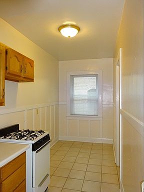 5th image of 507 E 14th St APT 25