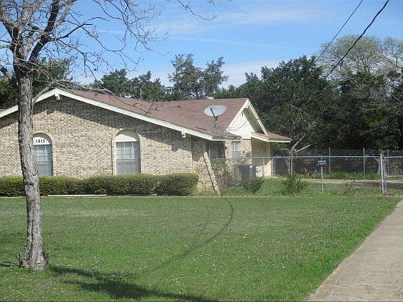 3rd image of 1415 Los Altos Ln