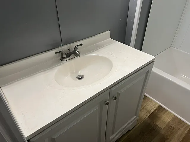 504 E Race St — Photo 13