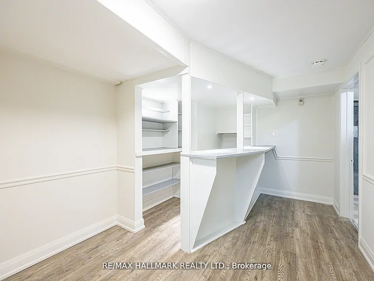 16 Paultiel Dr W — Photo 24