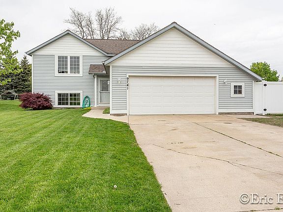 4th image of 9741 Jane Dr