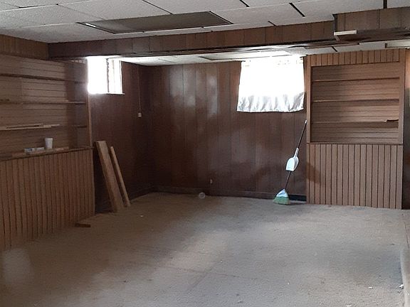 4th image of 1450 Gardendale Ave