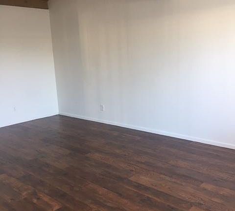 3rd image of 1927 Red Rose Way APT 3