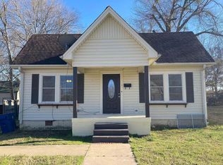 504 E Bradford St, Troup, TX 75789