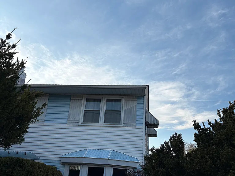 1413 Wedgewood Rd — Photo 2